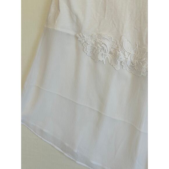 AKEMI + KIN Anthropologie Floral Embellished Women's Sz L White T-Shirt Top NWT - Picture 7 of 16